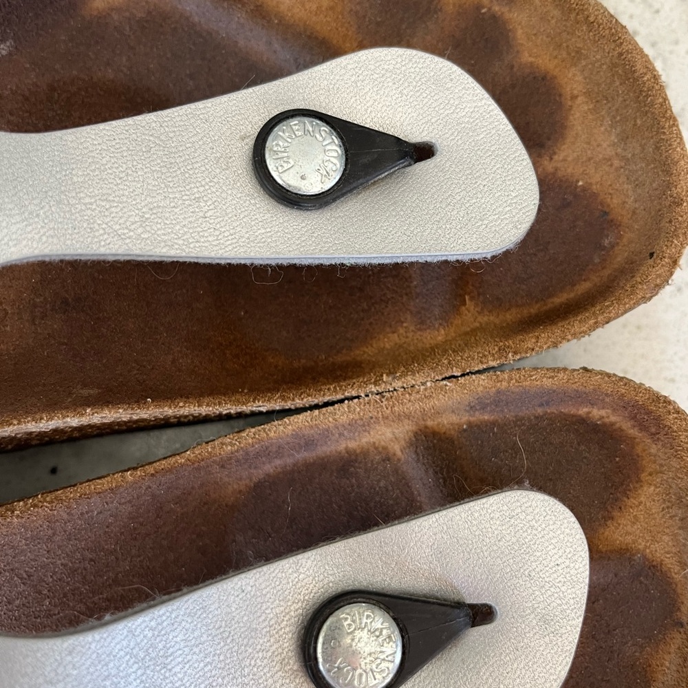 Birkenstock Gizeh silver size 38-  7-7.5 US